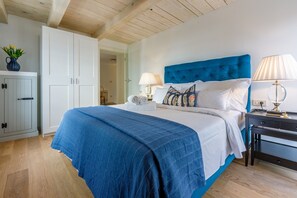 3 bedrooms, in-room safe, iron/ironing board, free WiFi