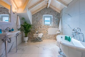 Bathroom - Villa Jelena (Crikvenica)