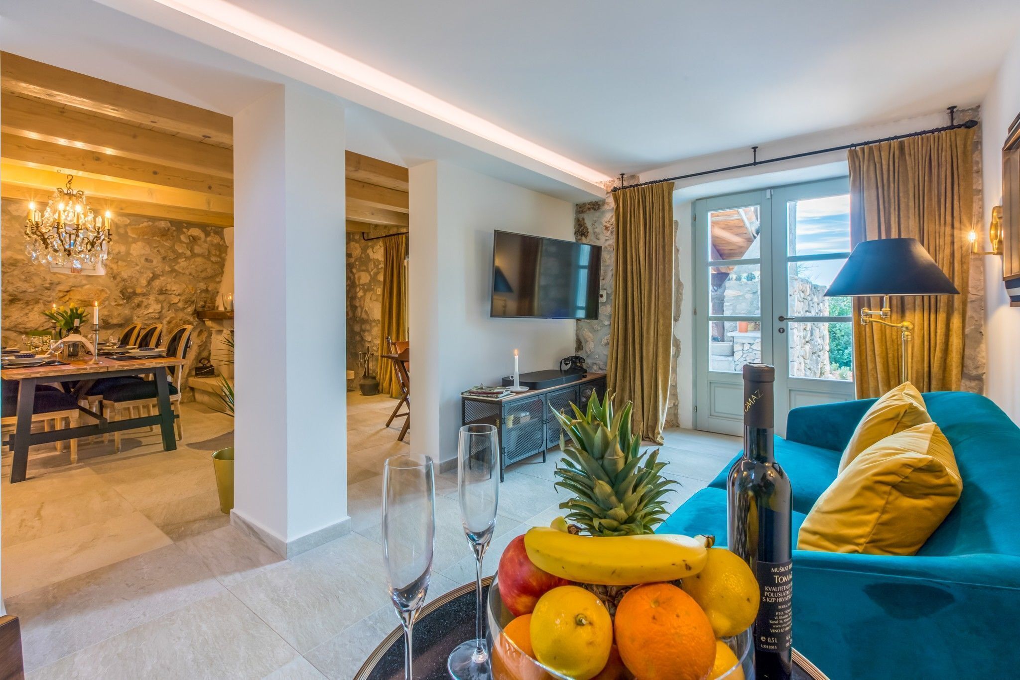 Living room | Fireplace