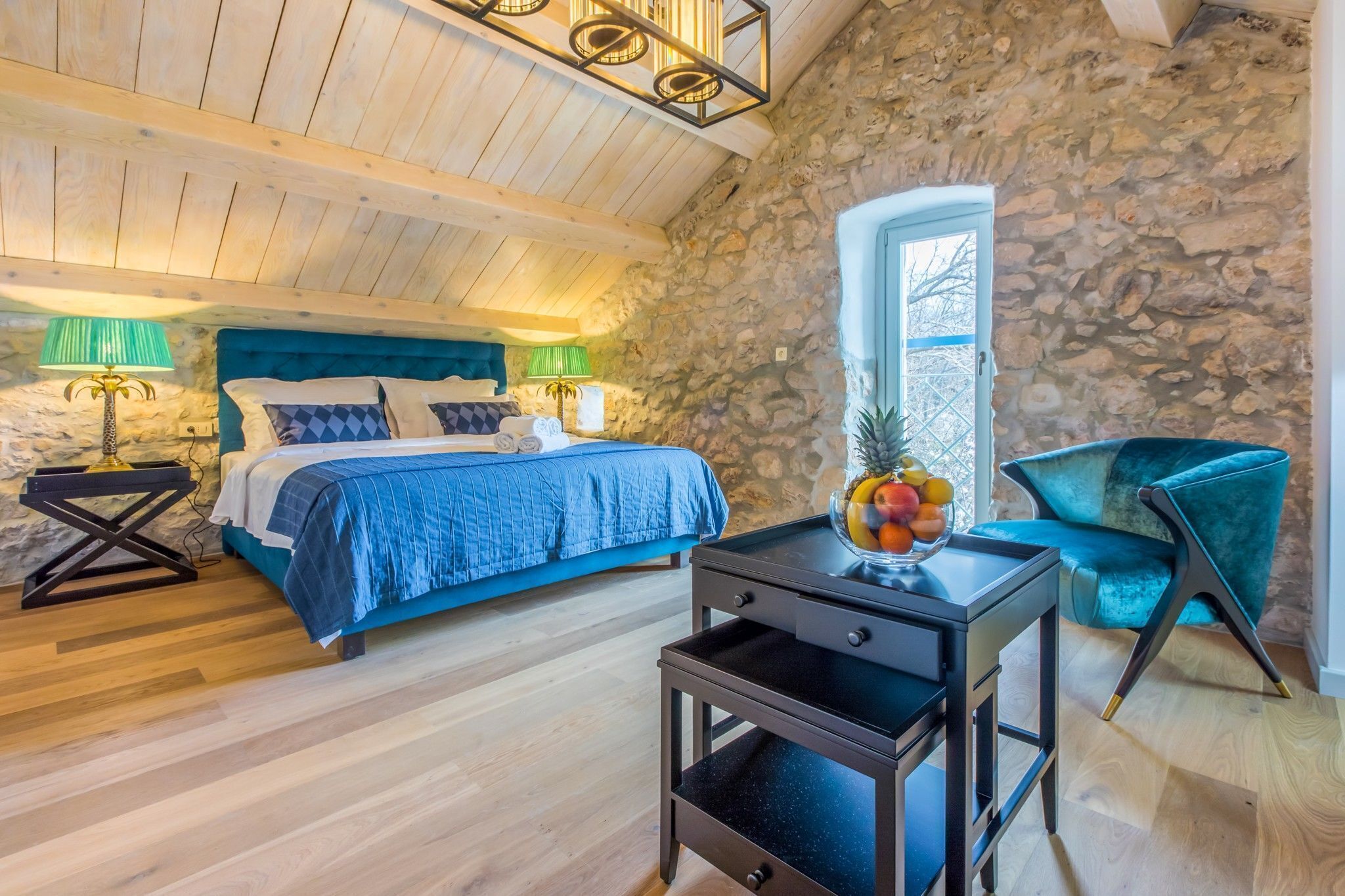 3 bedrooms, in-room safe, iron/ironing board, free WiFi