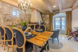 Private kitchen | Fridge, microwave, stovetop, dishwasher - Villa Jelena (Novi Vinodolski)