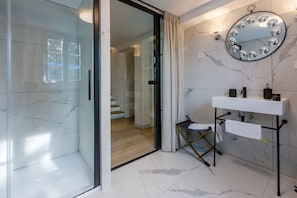 Bathroom | Shower - Villa Jelena (Novi Vinodolski)