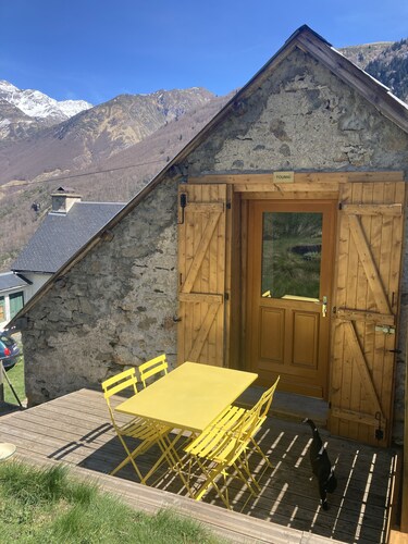 BRIGHT, SPACIOUS, COSY BARN AT THE FOOT OF THE CHEMIN DE SAINT-JACQUES