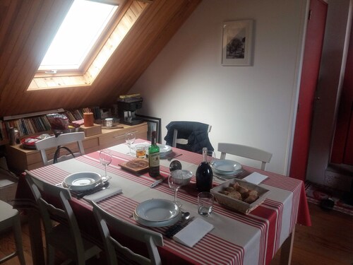 GRANGE COSY SPACIEUSE ET LUMINEUSE AU PIED DU CHEMIN DE SAINT-JACQUES