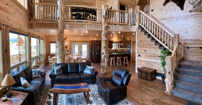 Yellowstone Moose Lodge-10Miles2YNP+Hottub+Wifi+AC