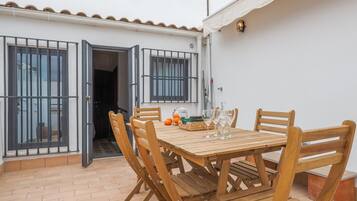 屋外ダイニングエリア