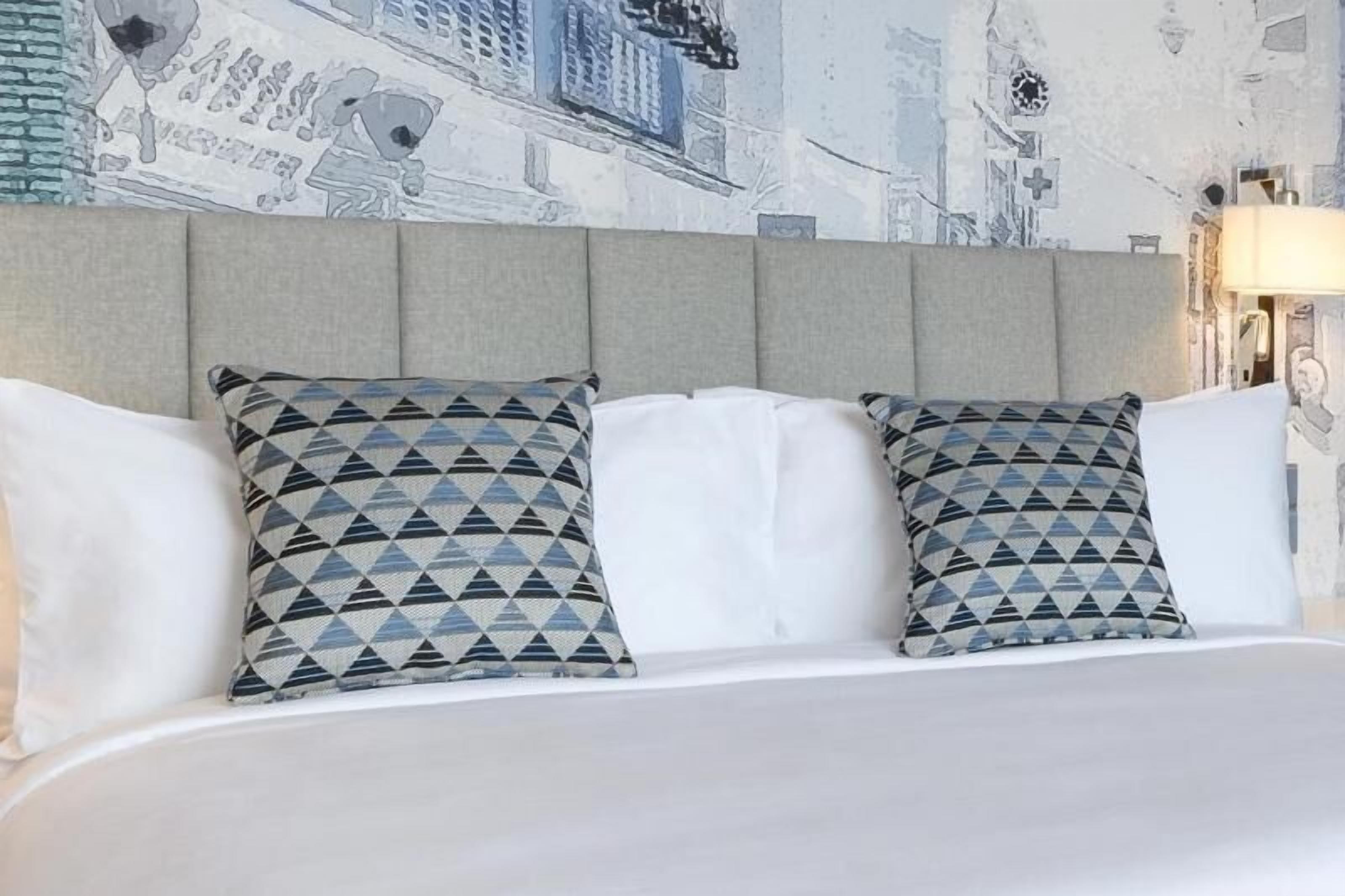 In-room safe, desk, laptop workspace, blackout curtains