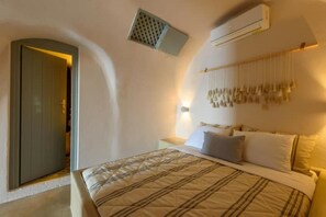 1 bedroom, in-room safe, free WiFi, bed sheets