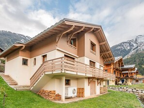 Exterior - Premium Chalet in Champagny - 10 pers, 5 bedr, parking, wifi (Champagny-en-Vanoise)