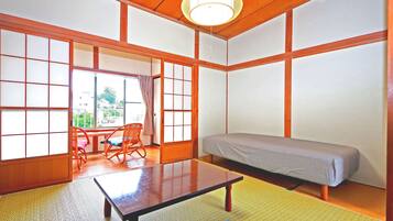 Japanese Style Family Room A for 5 Guests | Free WiFi