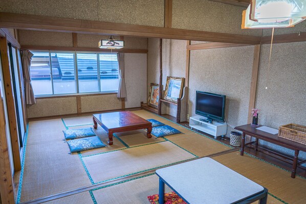 Traditional-Zimmer (Japanese Style for Family B, 8 Guests) | Kostenloses WLAN