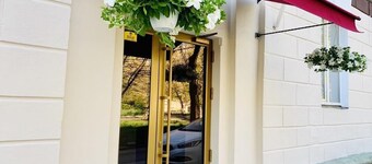 Sergeev Hotel and Hostel