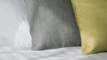 Apartament (5-B) | 1 dormitori, escriptori, planxa i posts de planxar i wifi gratuïta