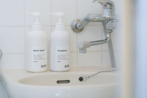 5-B | Bathroom sink