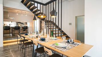 Higawa | Living area | Flat-screen TV