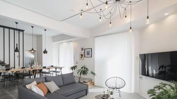 Higawa | 4 bedrooms, desk, iron/ironing board, free WiFi