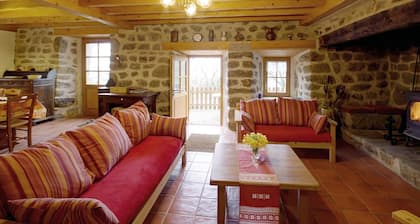 19th-century Forez Home, Garden & Pets Allowed