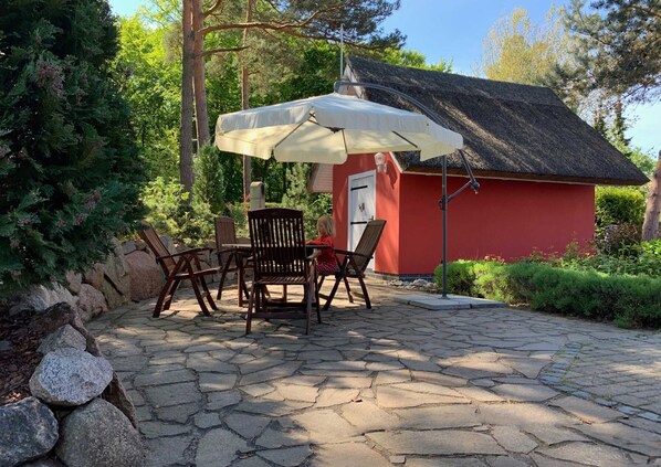 Unclassified image, 1 of 14, button