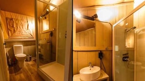 Bathroom - Safaritent at Family Park Vechtvallei (Diffelen)
