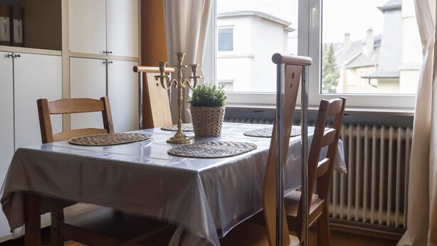 Apartemen Kota | Makan di kamar