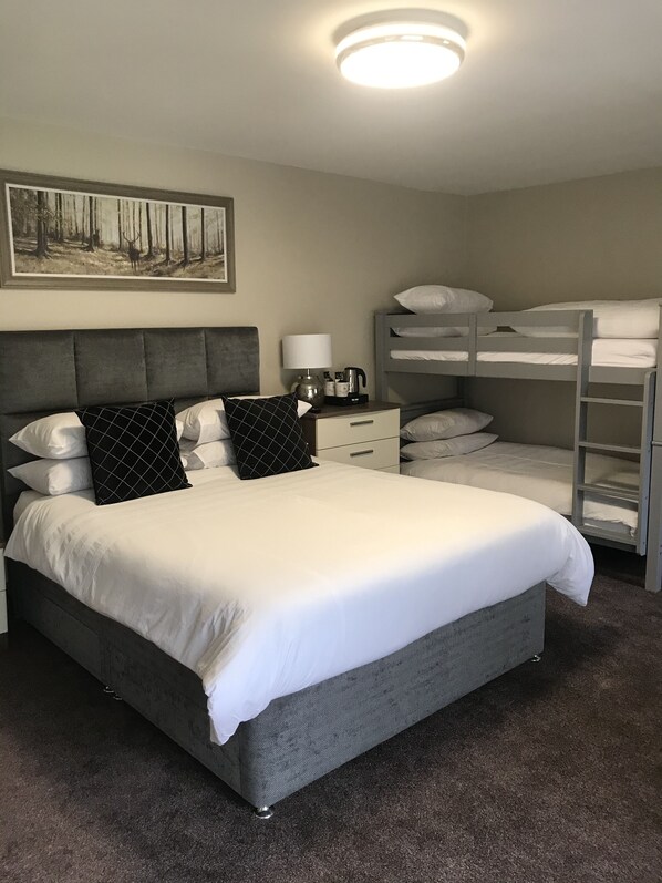 Room - The George IV Inn (Swansea)