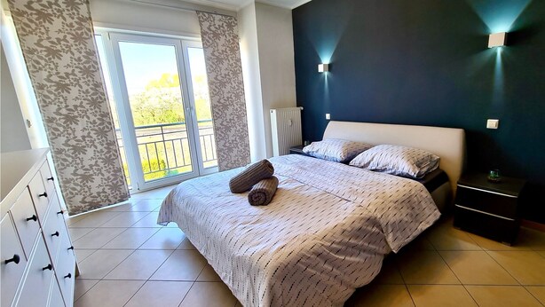 Design Apartment | 1 bedroom, desk, WiFi (free), individually decorated - Fully Furnished Modern Condo (Roeser)