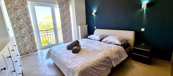 Fully Furnished Modern Condo