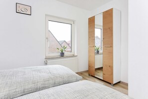 2 bedrooms, WiFi, bed sheets