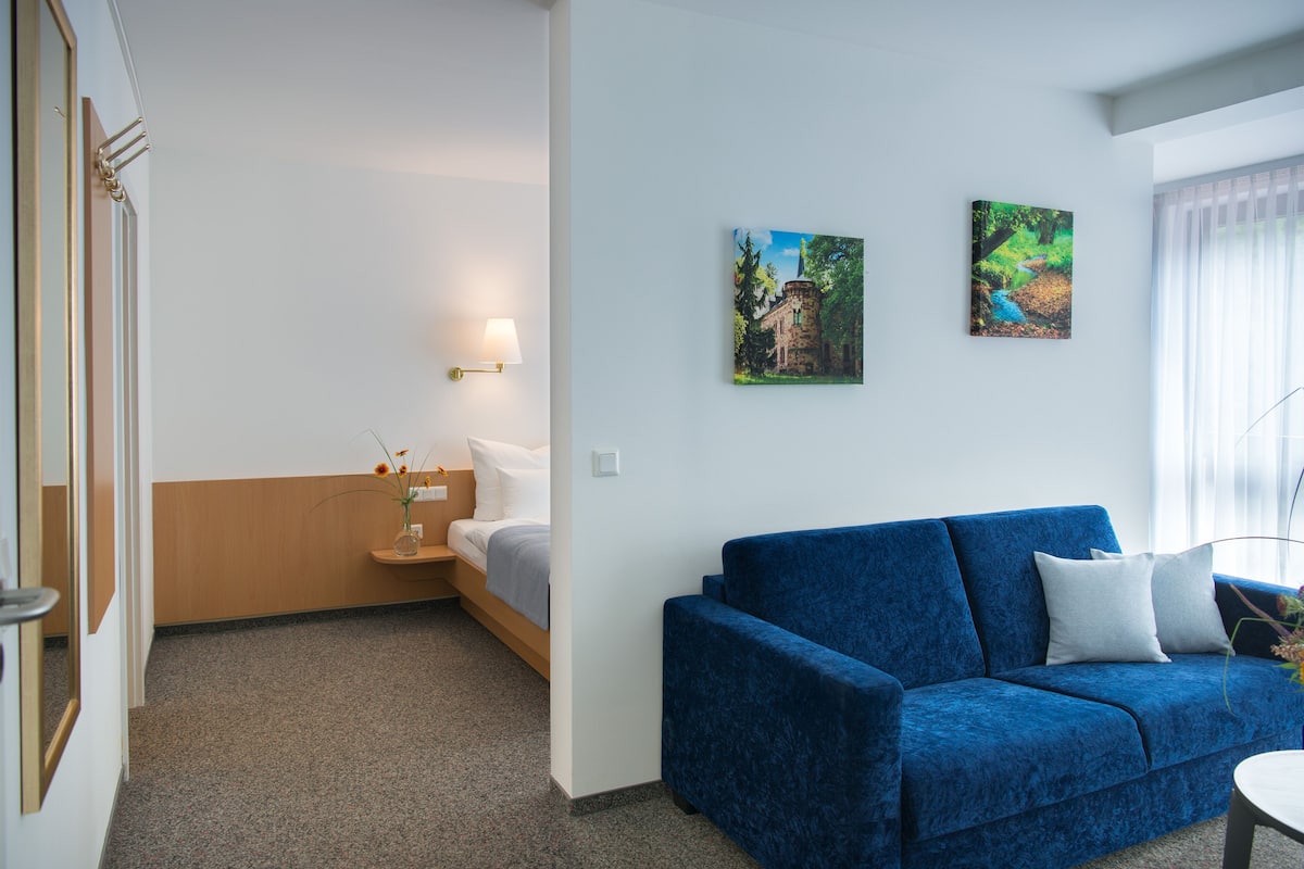 deluxe double room | 1 bedroom, free minibar, in-room safe, desk