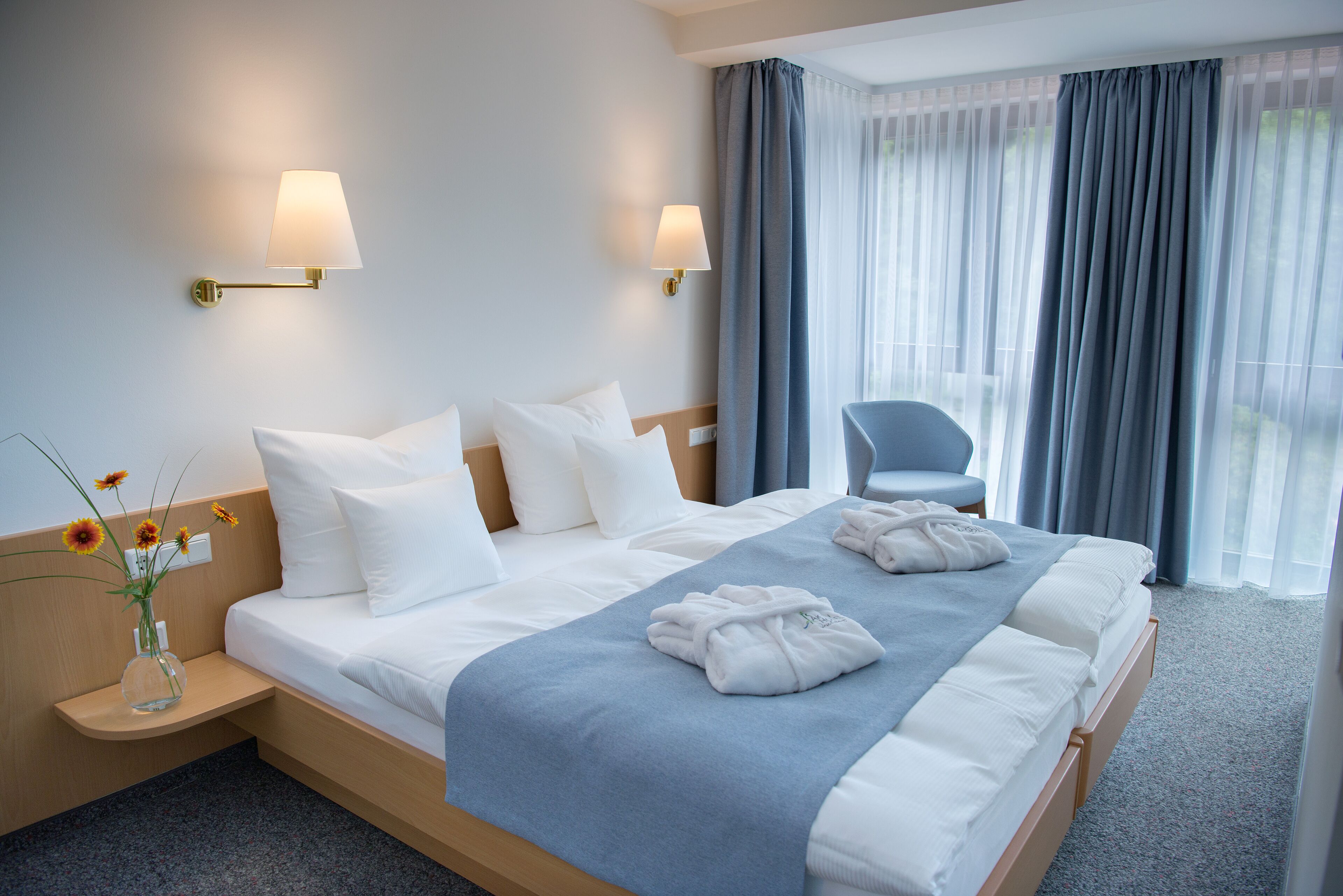 deluxe double room | 1 bedroom, free minibar, in-room safe, desk