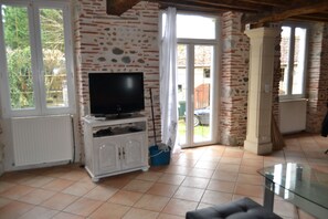 TV, peis og DVD-spiller