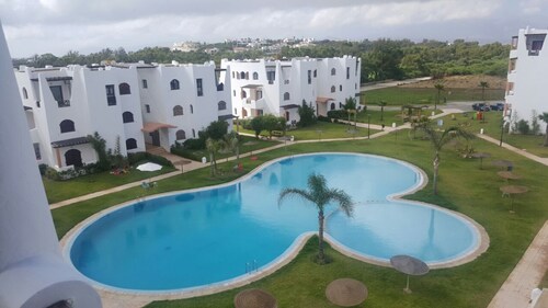 Mangle vue sur Piscine