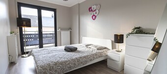 Modern Spacious 2BR Apartment