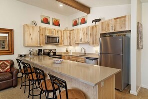 Fridge, microwave, stovetop, dishwasher - Mountain Views in Snowmass! Balcony W/ Grill, Wood FP, Pool, Hot Tubs, Parking & Elevator Access (Snowmass Village)