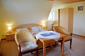 1 Schlafzimmer, Reisekinderbett, kostenloses Internet, Bettwäsche