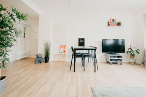 Apartamento | Área de estar | TV de tela plana