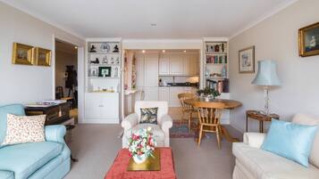 Apartment (1 Bedroom) | Living room | TV