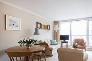 Apartment (1 Bedroom) | Living area - Cosy 1-bed Battersea Riverside Apartment (London)