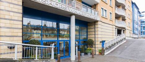 Perincian bahagian luar