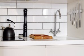 Apartment (1 Bedroom) | Private kitchen
