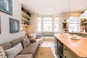 Apartment (2 Bedrooms) | Private kitchen