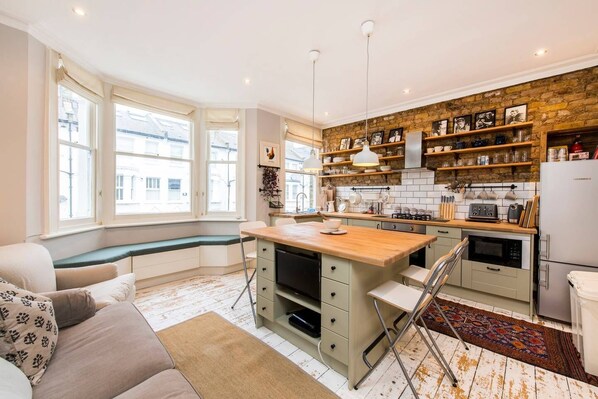 Apartment (2 Bedrooms) | Private kitchen