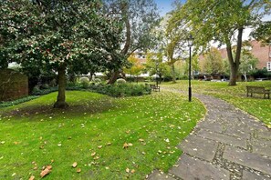 House (4 Bedrooms) | Interior - 4 Bedroom House, Holland Park (London)