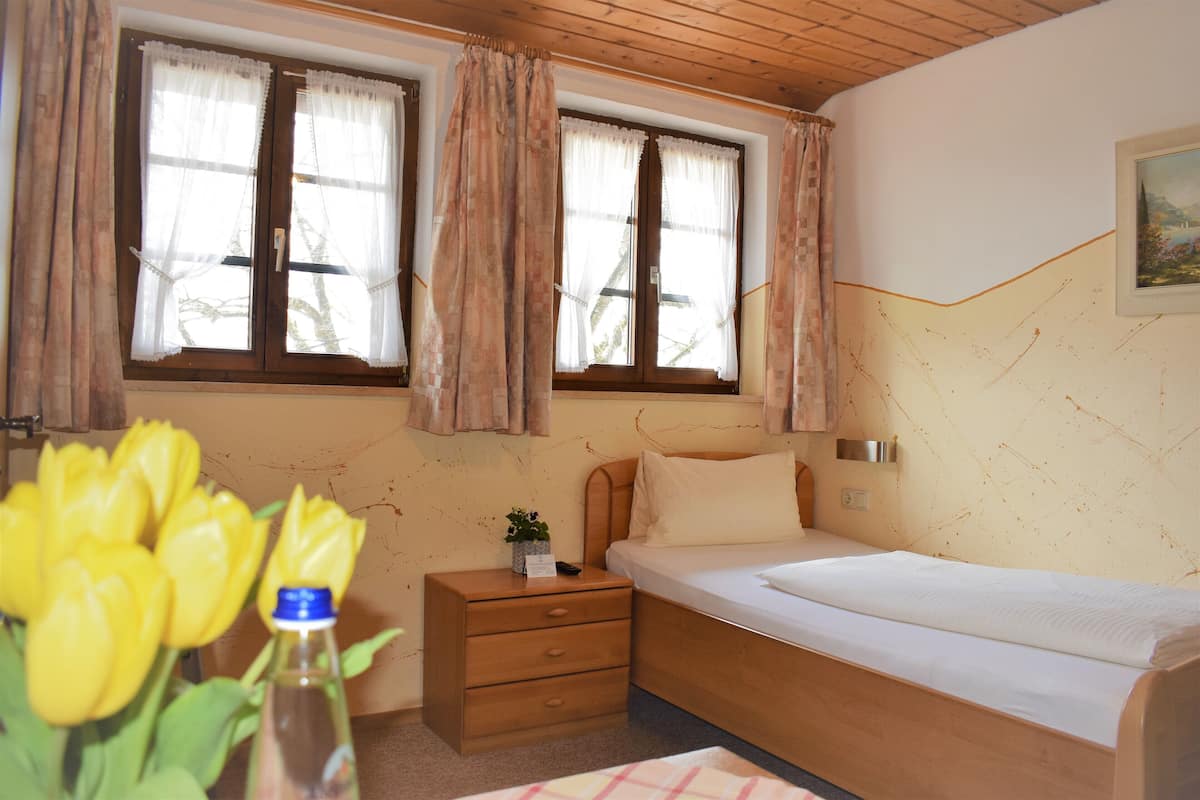 Individually furnished, desk, soundproofing, cribs/infant beds