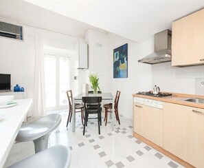 Appartamento, 1 camera da letto | Cucina privata | Frigorifero con congelatore, microonde, piano cottura