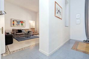 Apartment, 2 Schlafzimmer | Wohnbereich | Flachbildfernseher