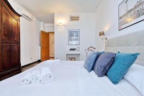 Room - Otello (Rome)