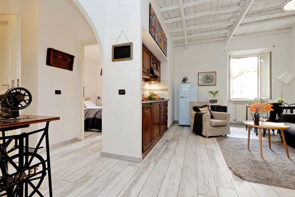 Appartamento, 2 camere da letto (Fidelio) | Area soggiorno | TV a schermo piatto