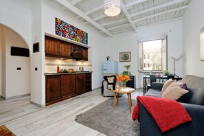 Appartamento, 2 camere da letto (Fidelio) | Area soggiorno | TV a schermo piatto