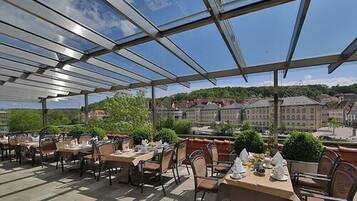 Daily buffet breakfast (EUR 9.5 per person)